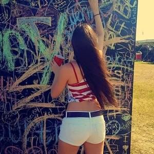 Meet your Posher, Cassandra